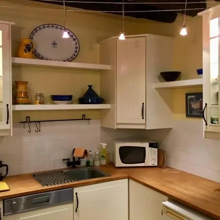 Historic French Townhouse 펜션 *